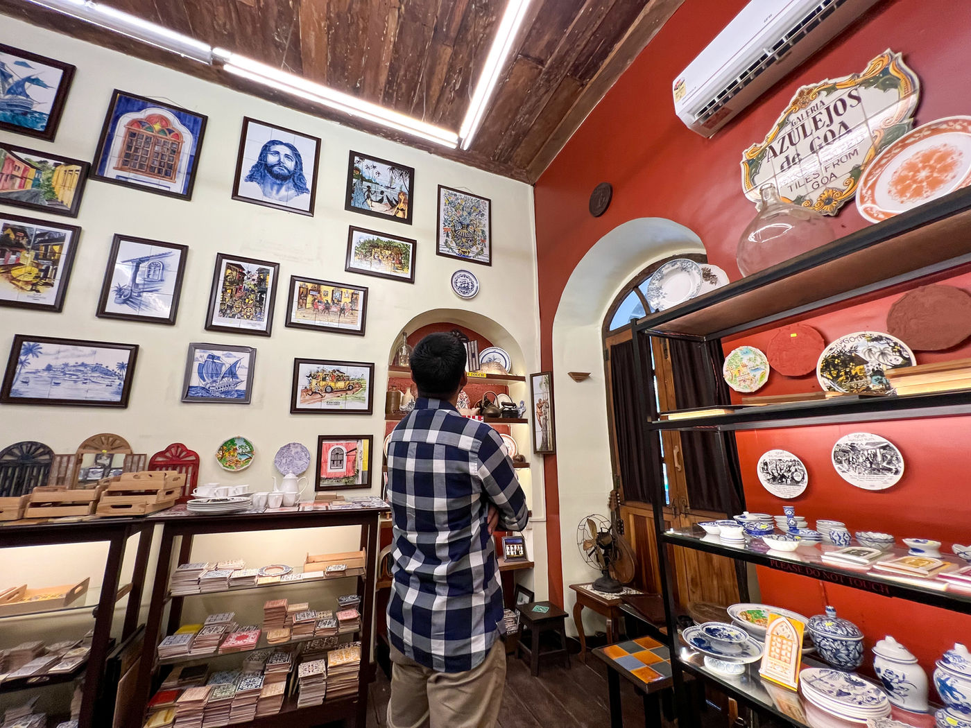 Azulejos Tile Painting Workshop — guest photos