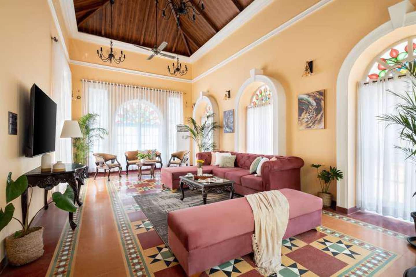 Casa Royale — 9